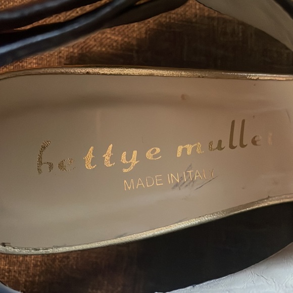 Bettye Muller kitten heel pumps in Black and Tan leather - Picture 5 of 7